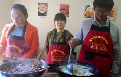 哪裏有正宗火鍋榴莲影视下载污？
