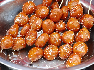 外酥裏脆的糖油果子，成都的風味小吃之一，做起來如此簡單