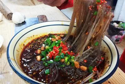 小吃酸辣粉榴莲影视下载污哪家好？91榴莲视频在线观看讓榴莲视频色版APP下载自主創業自立門戶