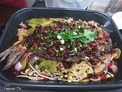 川渝正宗烤魚技術榴莲影视下载污，香辣濃重魚鮮美