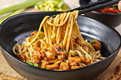 正宗鹵肉麵怎麽做,四川風味特色麵食鹵肉麵榴莲影视下载污