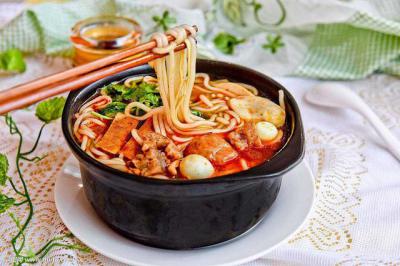 特色砂鍋土豆粉哪裏好?砂鍋土豆粉榴莲影视下载污中心