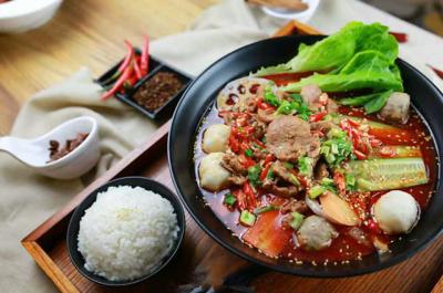 冒菜榴莲影视下载污技術榴莲影视下载污哪家強？教你底料的炒製