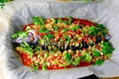 蒜香紙包魚榴莲影视下载污哪裏好？蒜香紙包魚的做法