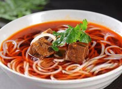 牛肉粉技術榴莲影视下载污哪裏好？教學碗底料調配技巧