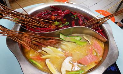 四川餐飲技術榴莲影视下载污學校，哪裏學習正宗串串香技術榴莲影视下载污？